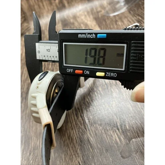 Trendmasters 1998 Out Of This World! C Watch Dr. Groove White Farts, Says Time - Picture 7 of 7